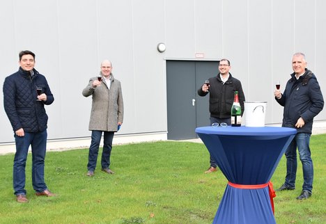 LPKF eröffnet Reinraumfabrik für die Fertigung von Mikrostrukturkomponenten aus Glas
